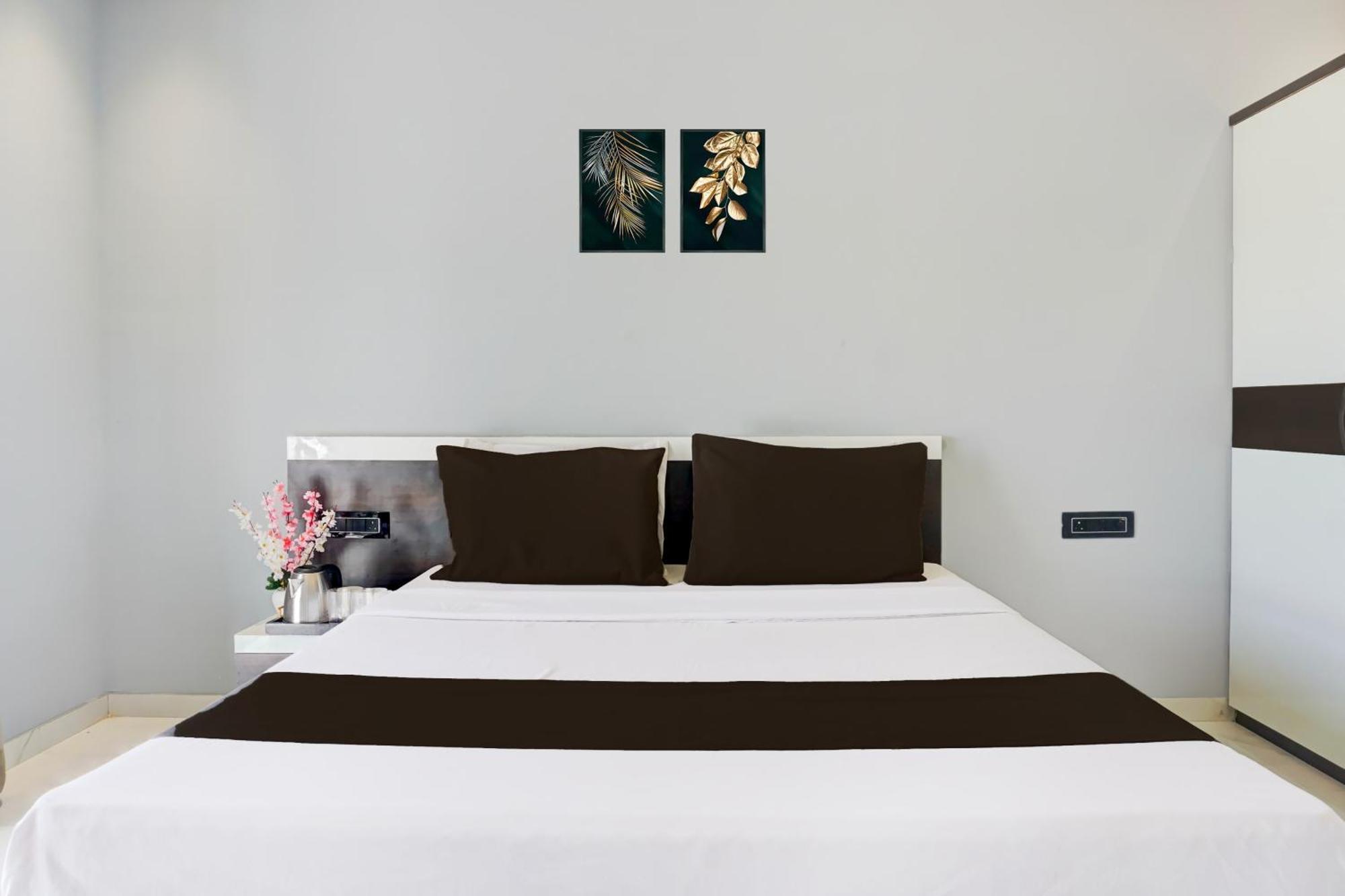 Hotel O Jeevan Restaurant & Lodging Kavathe Εξωτερικό φωτογραφία