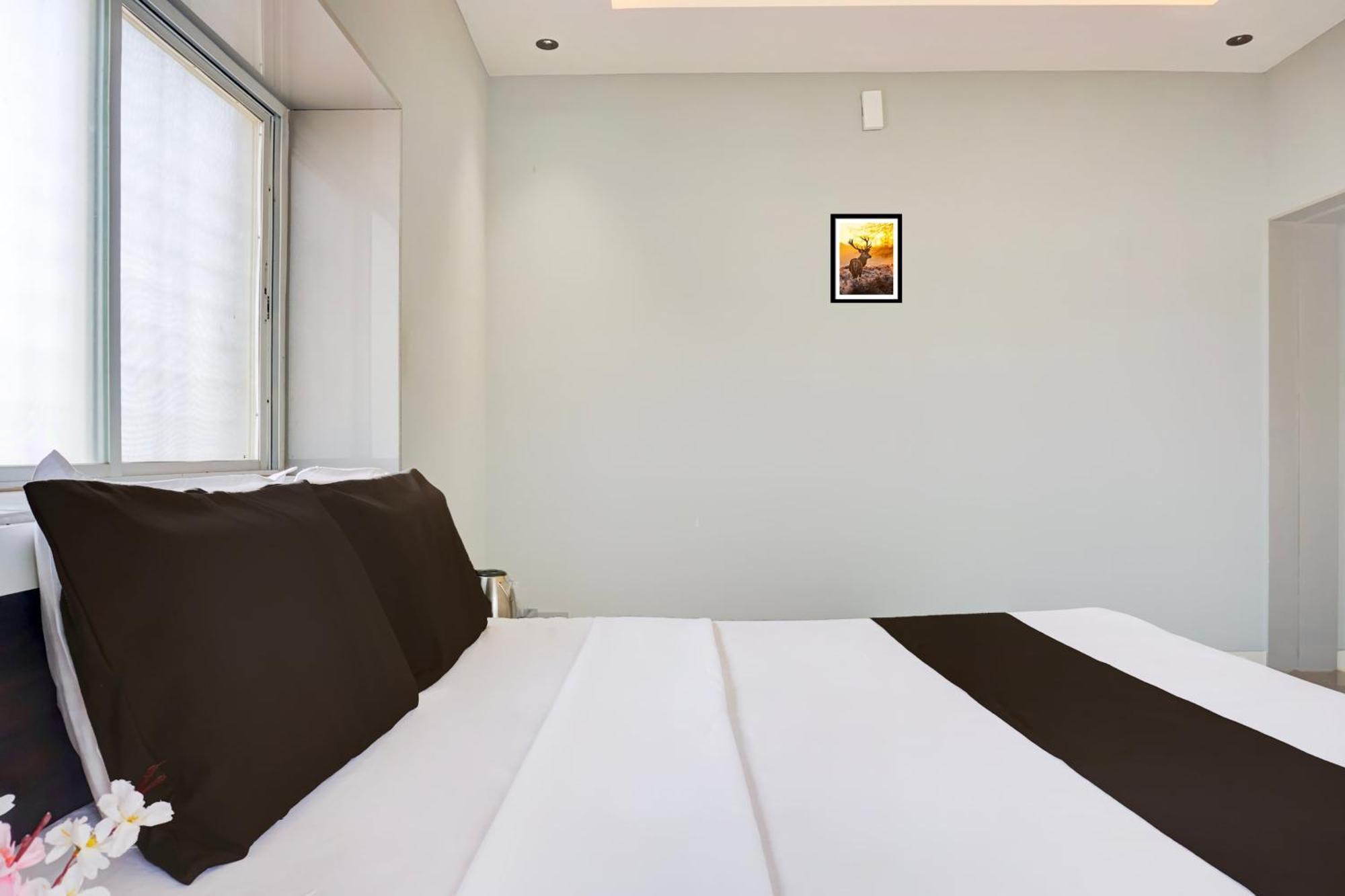 Hotel O Jeevan Restaurant & Lodging Kavathe Εξωτερικό φωτογραφία