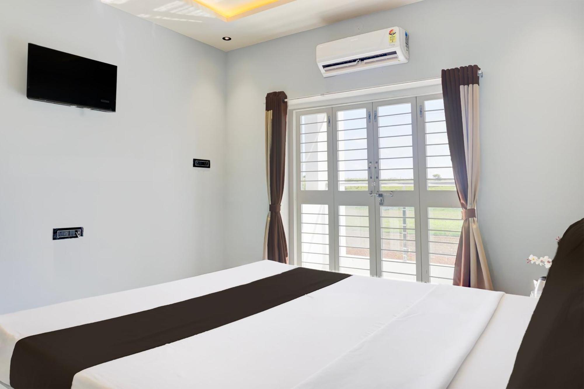 Hotel O Jeevan Restaurant & Lodging Kavathe Εξωτερικό φωτογραφία
